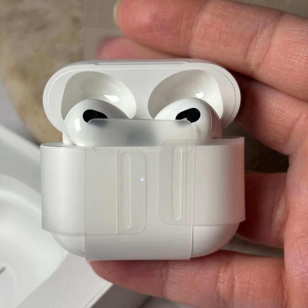 Apple Airpods 3rd Generation with MagSafe Wireless Charging Case - Open Box - Picture 7 of 7